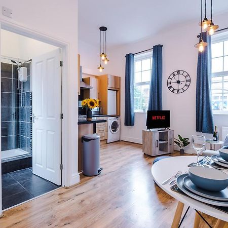 Bright 1-Bed Apartment In Chester By 53 Degrees Property, Ideal For Professionals & Couples, Great Location - Sleeps 4 Dış mekan fotoğraf
