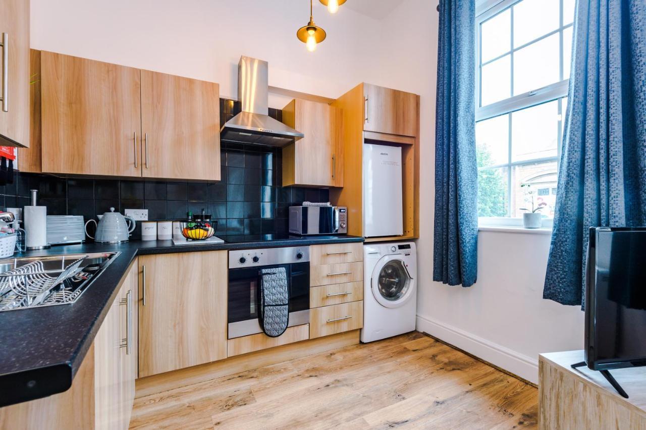 Bright 1-Bed Apartment In Chester By 53 Degrees Property, Ideal For Professionals & Couples, Great Location - Sleeps 4 Dış mekan fotoğraf