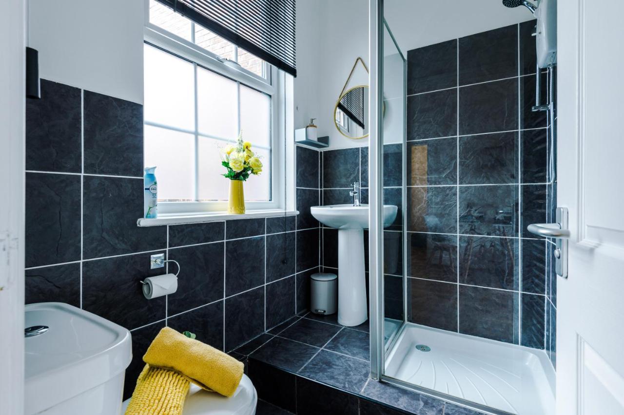 Bright 1-Bed Apartment In Chester By 53 Degrees Property, Ideal For Professionals & Couples, Great Location - Sleeps 4 Dış mekan fotoğraf