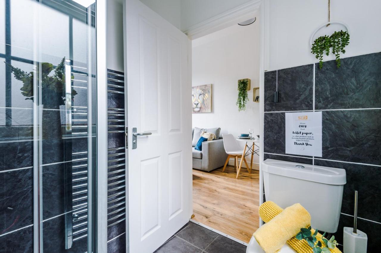 Bright 1-Bed Apartment In Chester By 53 Degrees Property, Ideal For Professionals & Couples, Great Location - Sleeps 4 Dış mekan fotoğraf