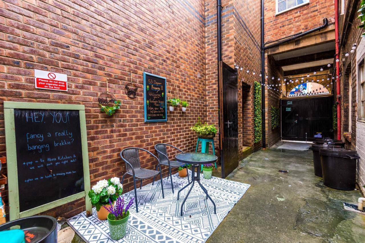 Bright 1-Bed Apartment In Chester By 53 Degrees Property, Ideal For Professionals & Couples, Great Location - Sleeps 4 Dış mekan fotoğraf